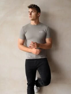 Series T-Shirt - Stone Grey -Blakely 080AMGreige 01D