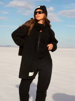 Label Knitted Scarf - Black -Blakely 133blackD 1