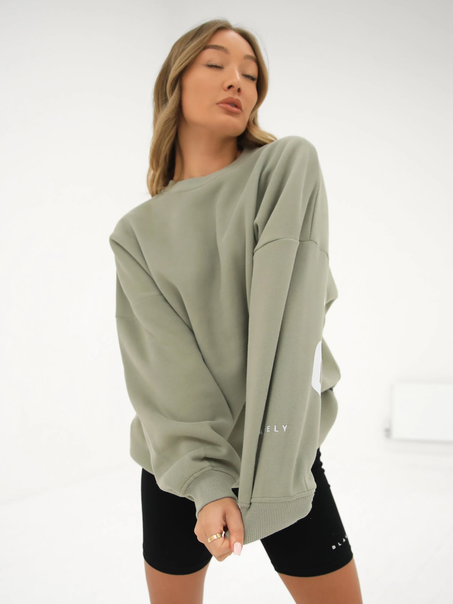 Isabel Oversized Jumper - Olive 8 Isabel Oversized Jumper - Olive - Image 6