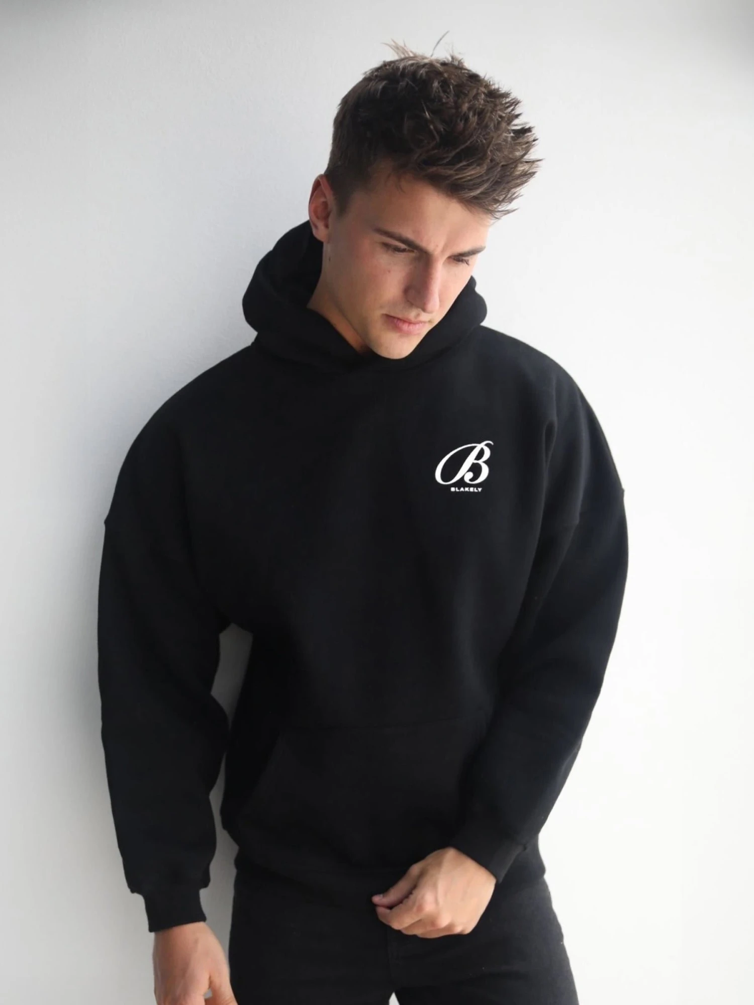 Vita Relaxed Hoodie - Black 6 Vita Relaxed Hoodie - Black - Image 4