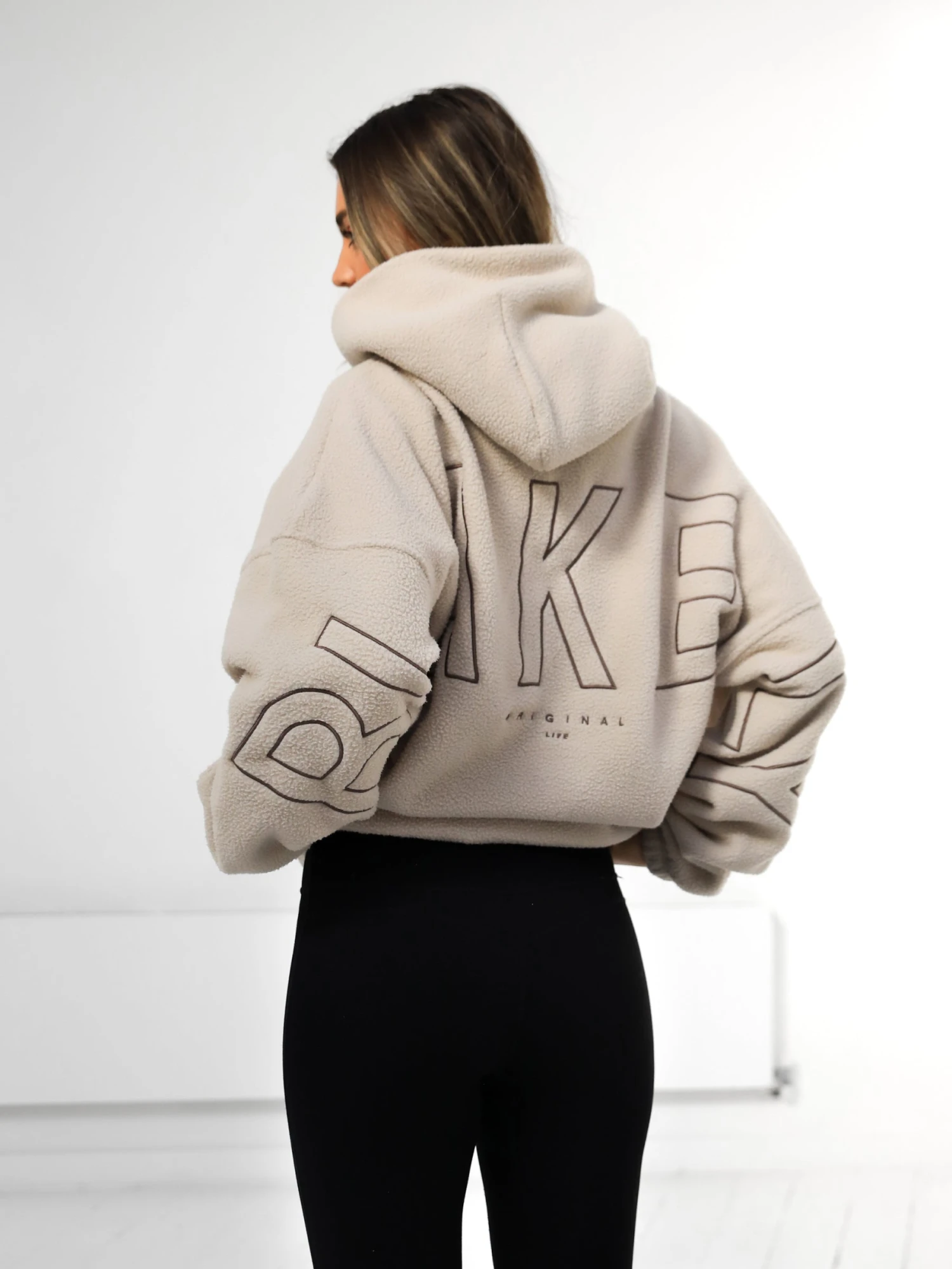 Borg Isabel Oversized Hoodie - Tan 5 Borg Isabel Oversized Hoodie - Tan - Image 3