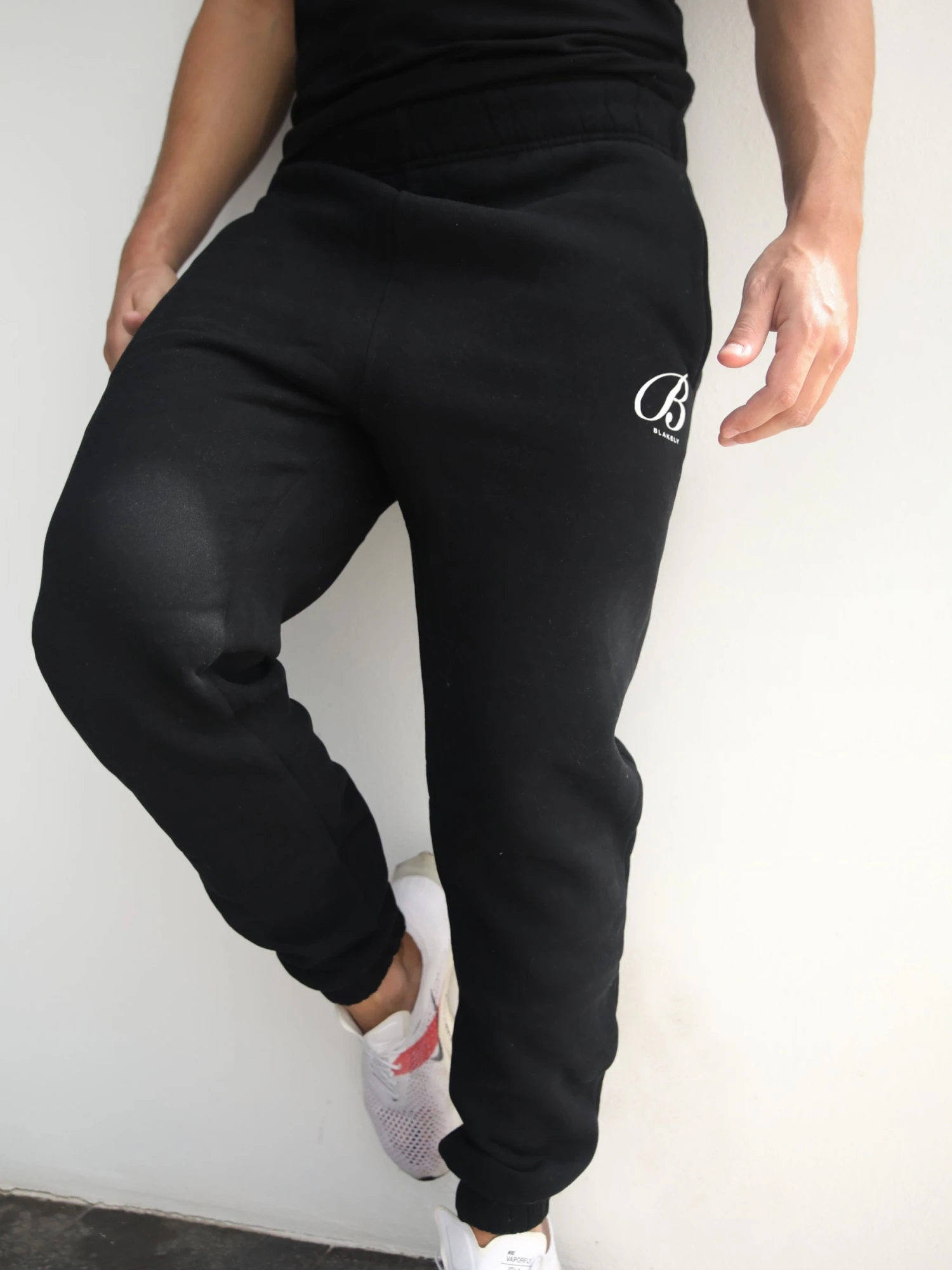 Vita Relaxed Sweatpants - Black 3 Vita Relaxed Sweatpants - Black
