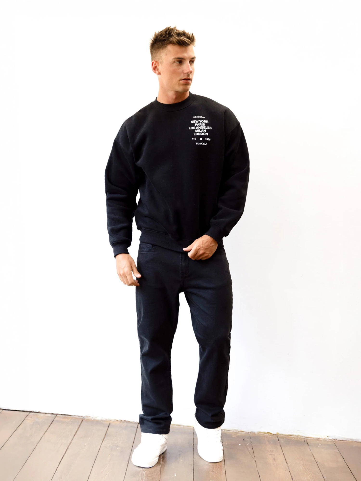 Apex 610 Relaxed Jumper - Black 5 Apex 610 Relaxed Jumper - Black - Image 3