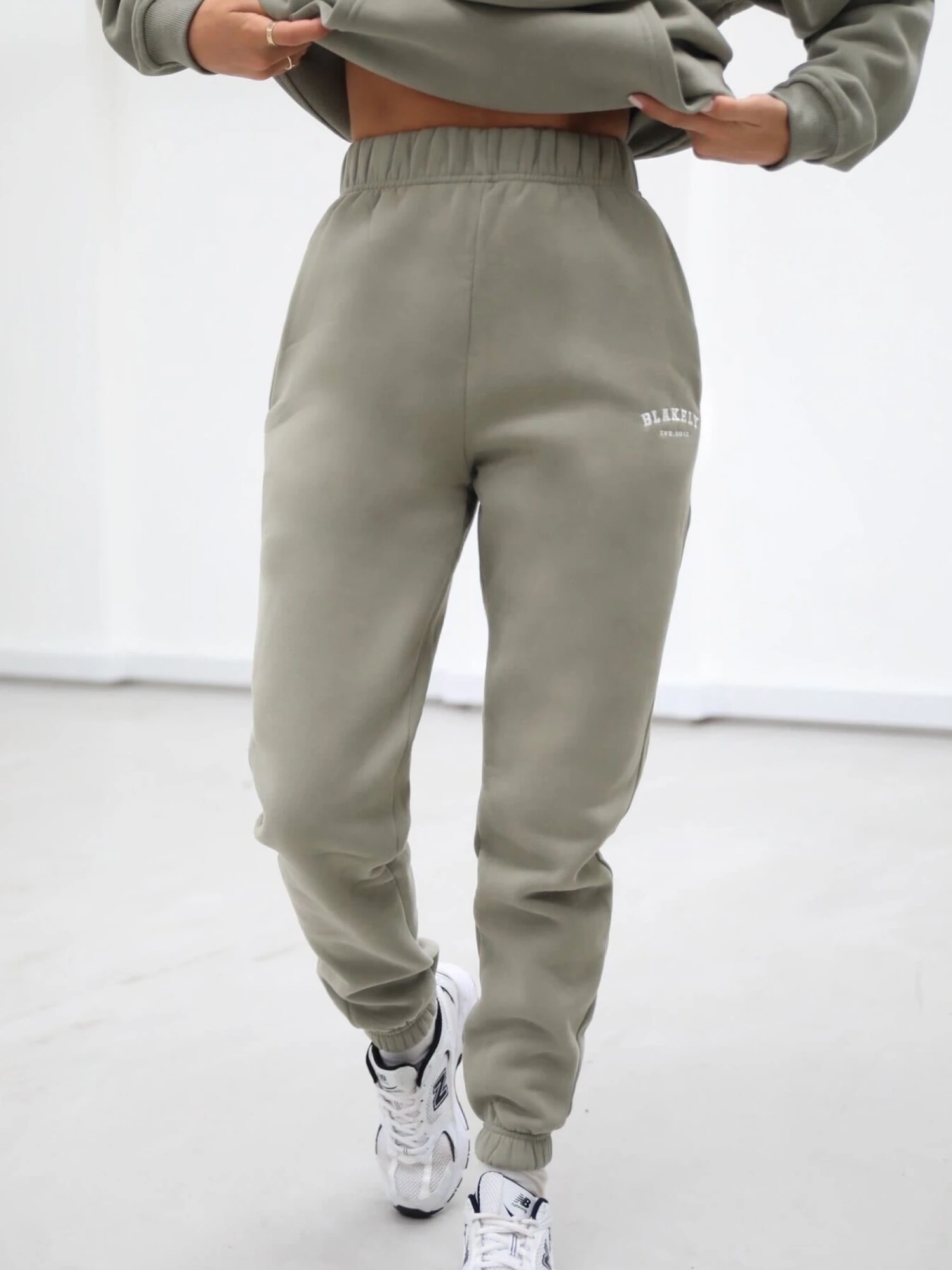 Heritage Sweatpants - Olive 5 Heritage Sweatpants - Olive - Image 3