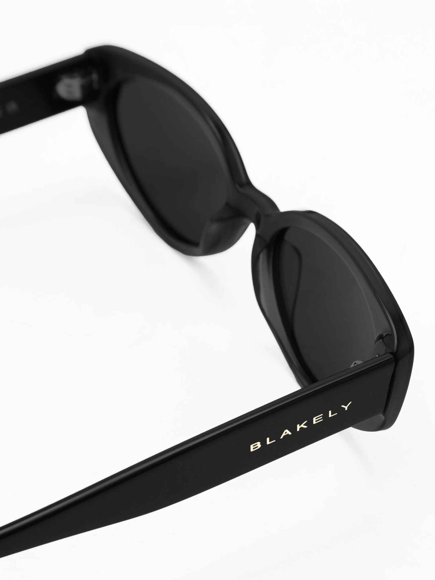 Lanai Sunglasses - Black 8 Lanai Sunglasses - Black - Image 6