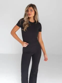 Alessia Cropped T-Shirt - Black -Blakely 2573 2Black 05D