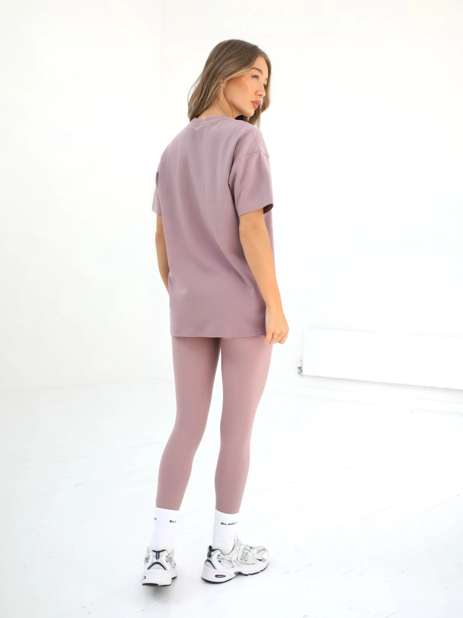 Off Duty Oversized T-Shirt - Dusty Pink 6 Off Duty Oversized T-Shirt - Dusty Pink - Image 4