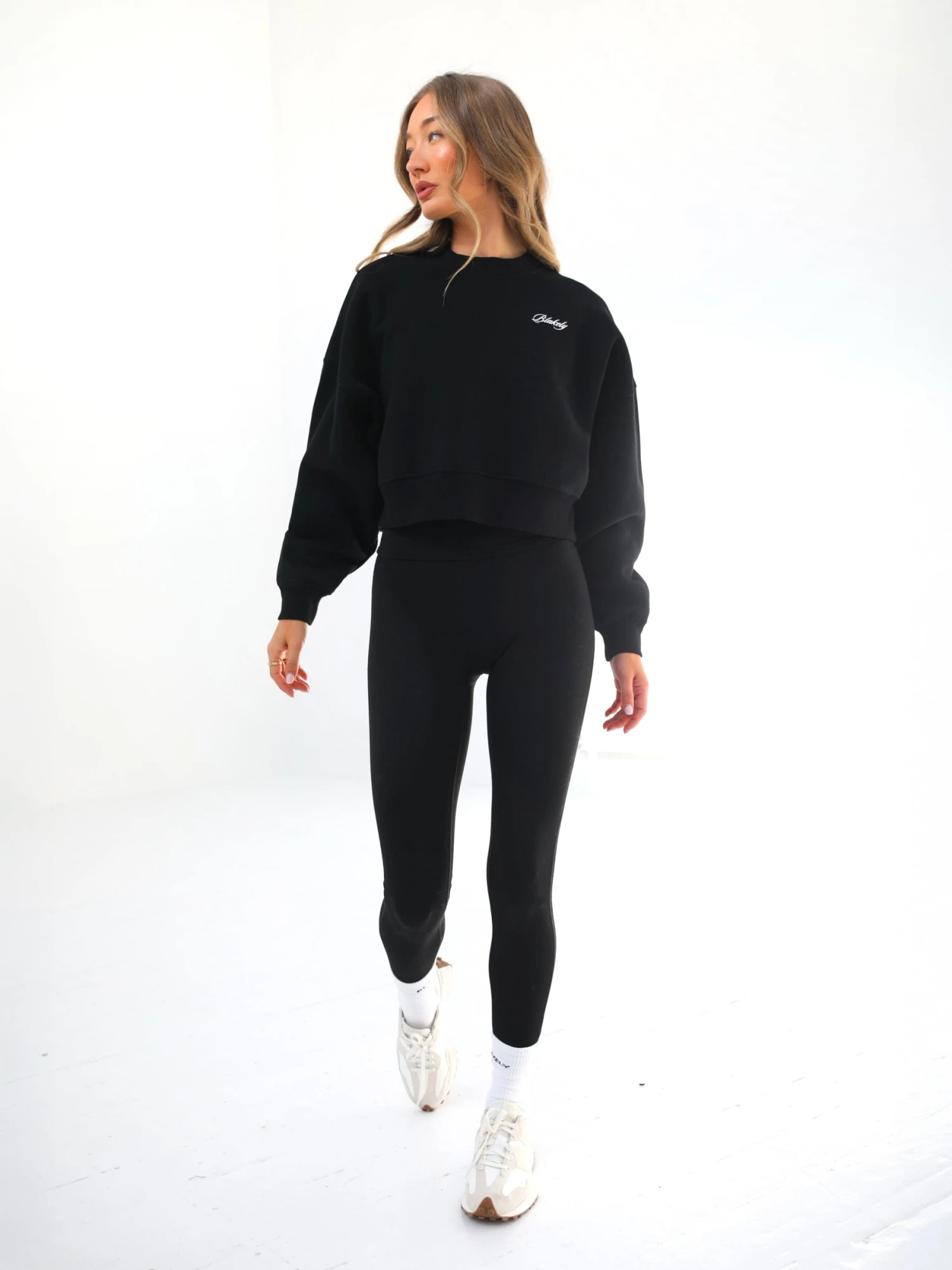 Off Duty Cropped Jumper - Black 5 Off Duty Cropped Jumper - Black - Image 3