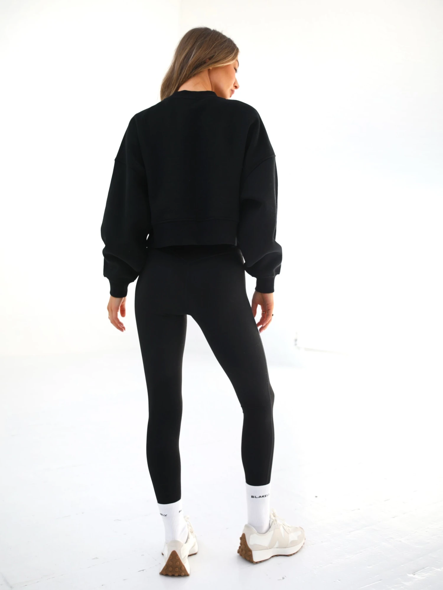 Off Duty Cropped Jumper - Black 6 Off Duty Cropped Jumper - Black - Image 4