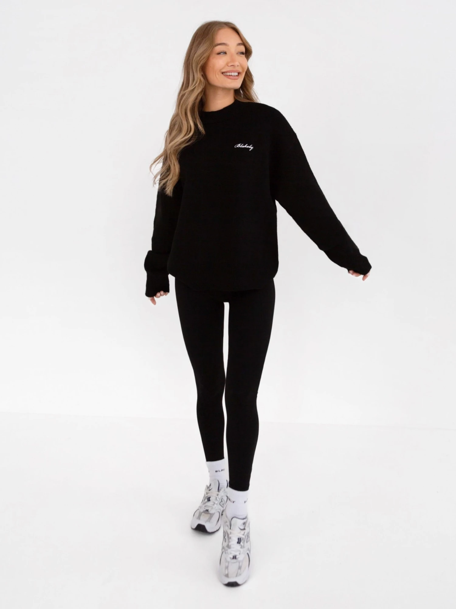 Oversized Knitted Jumper - Black 5 Oversized Knitted Jumper - Black - Image 3