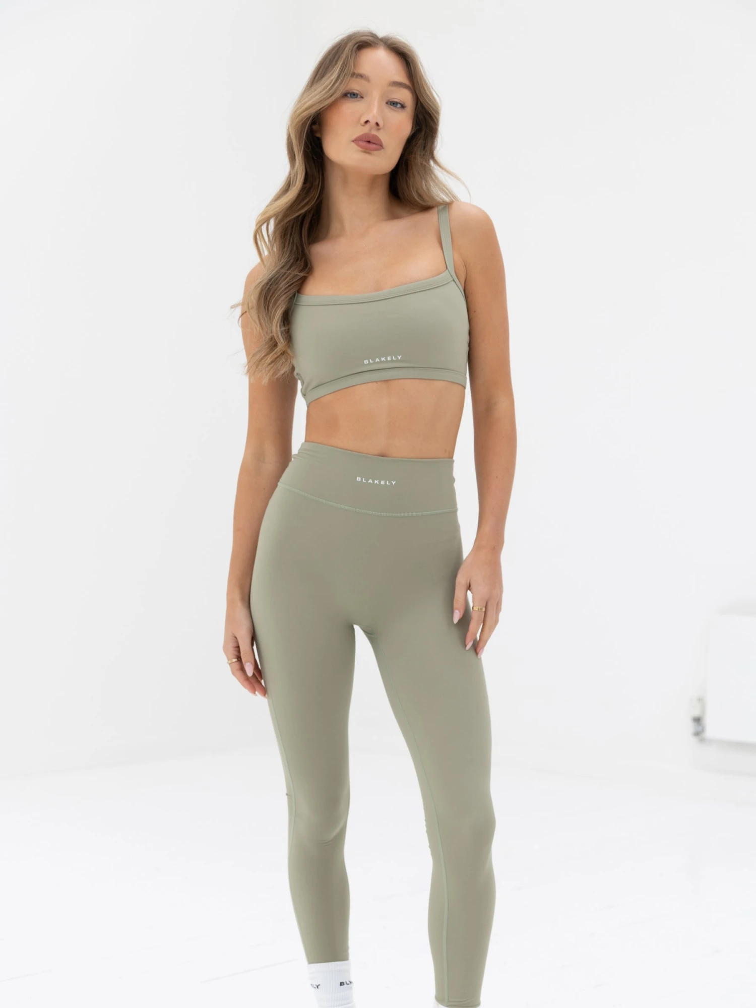 Ultimate Sports Bra & Leggings Set - Olive 4 Ultimate Sports Bra & Leggings Set - Olive - Image 2