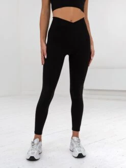 Studio Crossover Leggings - Black -Blakely B602Black 05D