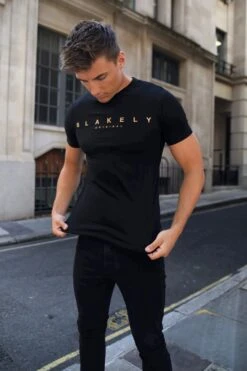 Goldcross T-Shirt - Black -Blakely Facetune 26 08 2023 20 11 46