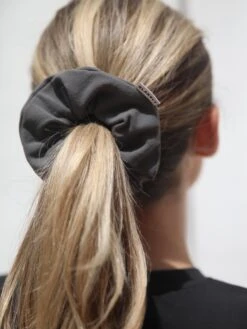 Blakely Scrunchie - Charcoal -Blakely H11Charcoal 03D