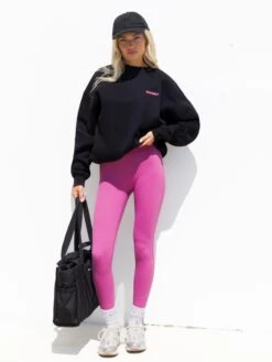 Amelie Oversized Jumper - Black & Pink -Blakely MONOPINKBRANDD 1