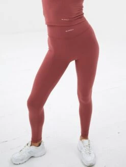 Ultimate Soft Leggings - Berry -Blakely edit 1850 3BERRYD 4copy 6318202f c75e 4878 940b adafb6f43e81